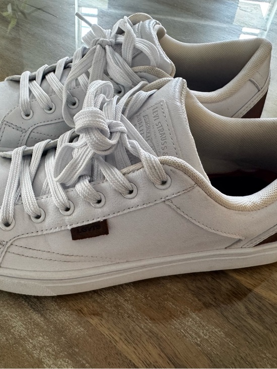 Levi's Other - Levi's Jeffrey 501 Sneakers with Brown Accent